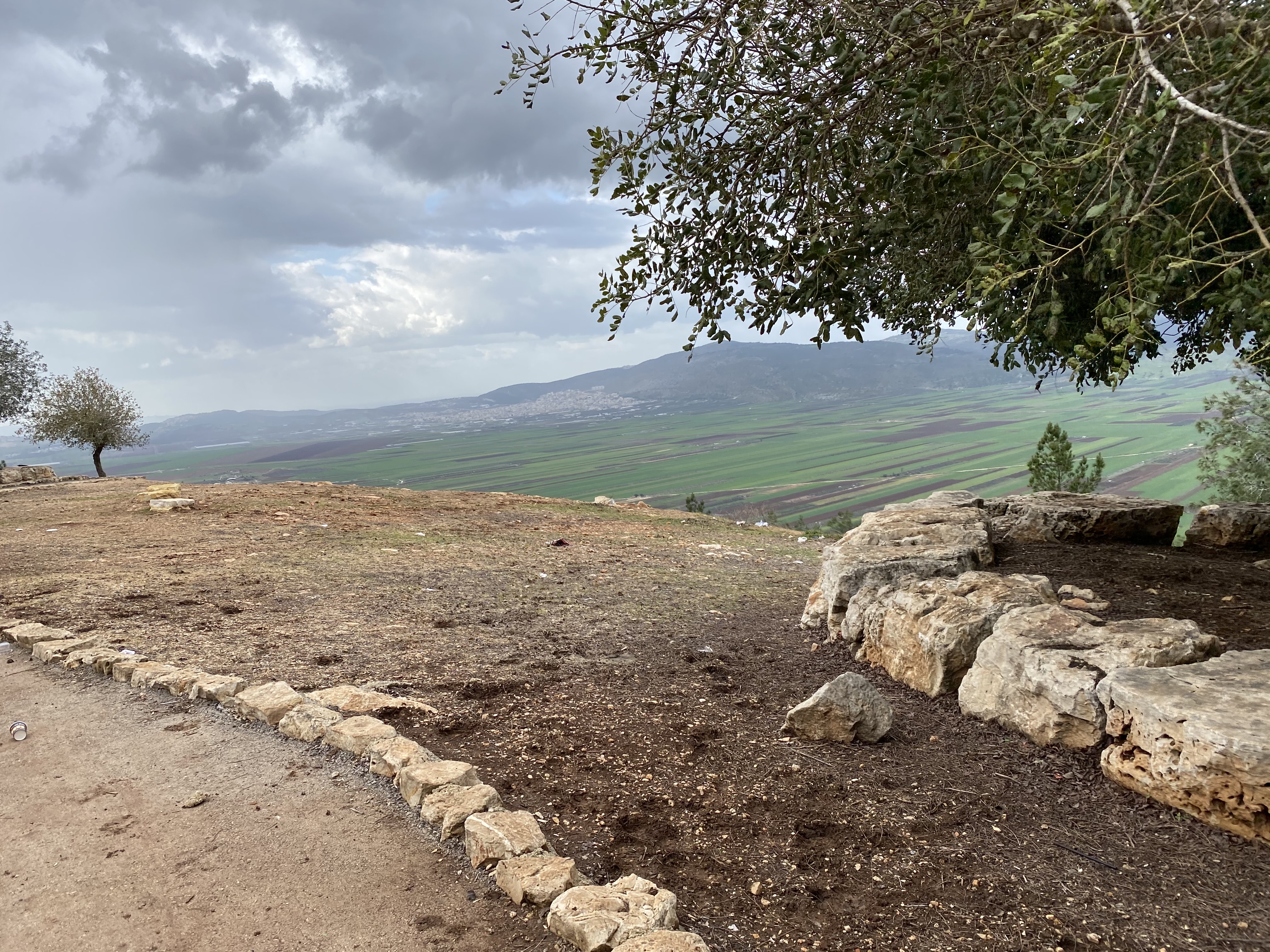 صورة مطل جبل طرعان على سهل البطوف 1