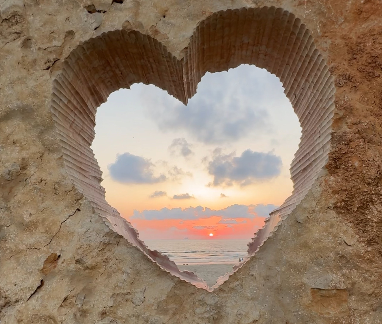 صورة تمثال قلب البحر 1